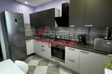 2-к квартира, 55 м², 10/10 эт.