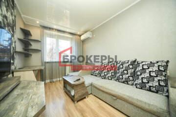 Комната, (всего 10 ком.), 13 м², 3/5 эт.