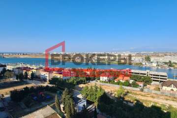 2-к квартира, 62 м², 10/10 эт.