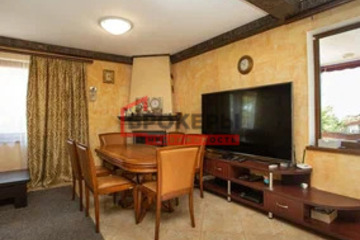 Дом, 200 м², 2 эт.