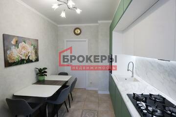 2-к квартира, 72 м², 1/10 эт.