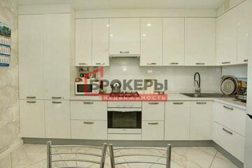 2-к квартира, 65,5 м², 3/10 эт.