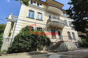 Дом, 300 м², 3 эт.