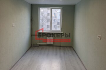 Комната, (всего 10 ком.), 14 м², 3/5 эт.