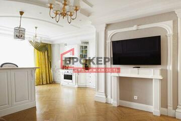 4-к квартира, 135 м², 5/10 эт.