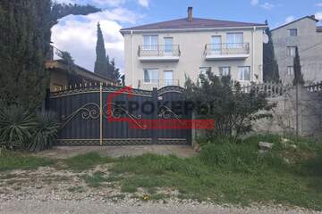 Дом, 350 м², 3 эт.