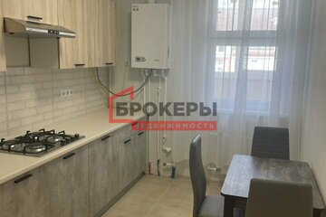 1-к квартира, 40 м², 7/8 эт.